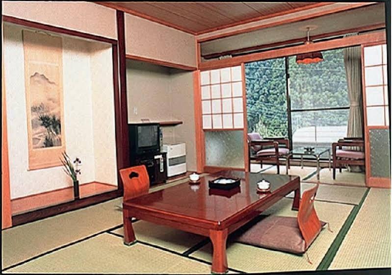 Nikko Green Hotel Natsukashiya Fuwari Екстериор снимка